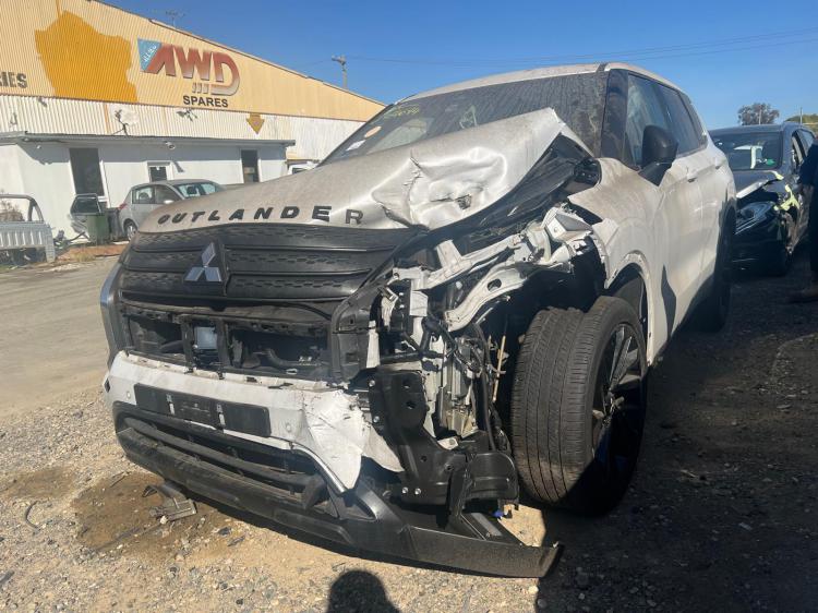 mitsubishi Outlander ZM Nov 2023 Parts & Wrecking