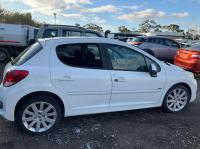 2012 Peugeot 207 image 6