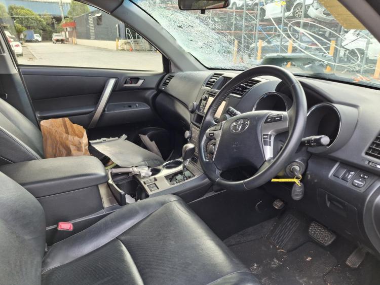 toyota Kluger GSU45R Oct 2014 Parts & Wrecking