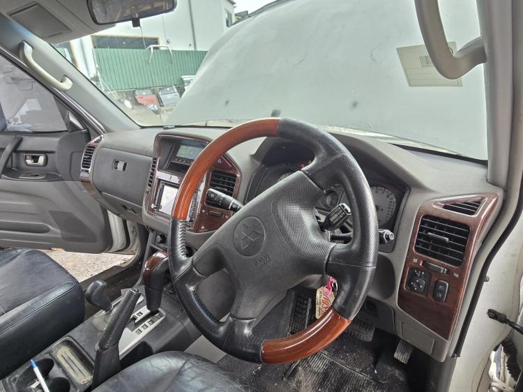 mitsubishi Pajero NP EXCEED Dec 2004 Parts & Wrecking
