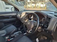 2016 Mitsubishi Outlander ZK image 6