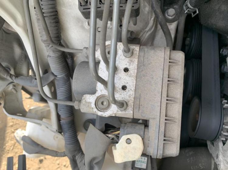 toyota Avensis Verso 2005 Parts & Wrecking