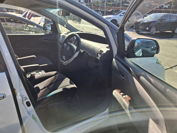 toyota Tarago Nov 2011 Parts & Wrecking