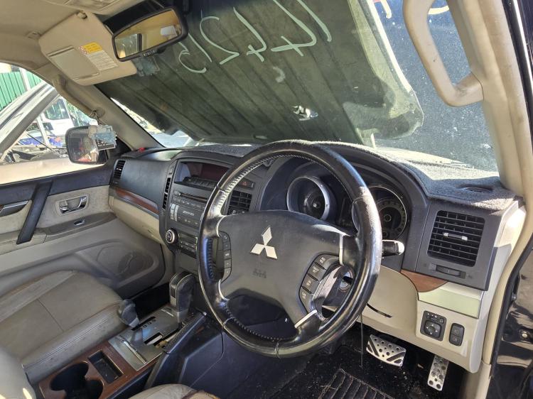 mitsubishi Pajero NS EXCEED Feb 2007 Parts & Wrecking