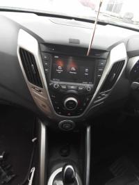 2012 Hyundai Veloster + image 6