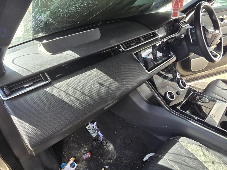 land rover Range Rover Velar L560 D240 R-DYNAMIC SE Oct 2019 Parts & Wrecking