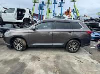 2015 Mitsubishi Outlander image 6