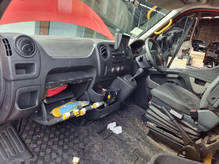 renault Master MWB MID ROOF X62 2017 Parts & Wrecking