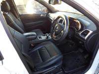 2013 Jeep Grand Cherokee LAREDO 4X4 image 6