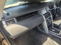 2015 Land Rover Discovery Sport L550 TD4 SE image 6