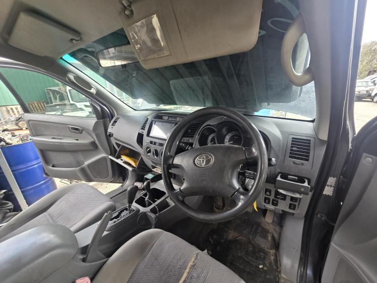 toyota Hilux KUN26R SR Apr 2009 Parts & Wrecking