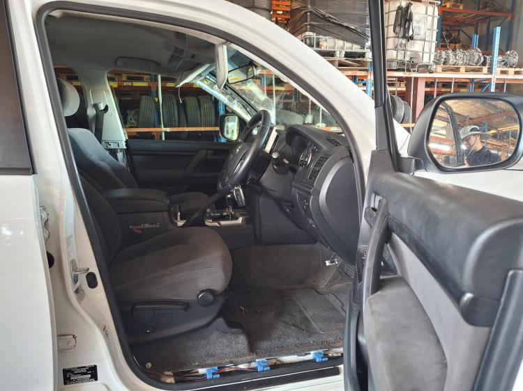 toyota Landcruiser VDJ200R Mar 2018 Parts & Wrecking