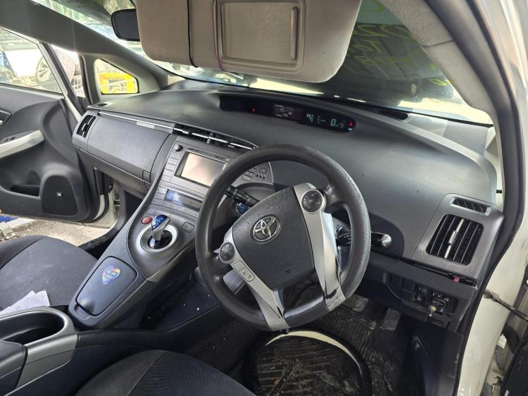 toyota Prius ZVW30R HATCH Parts & Wrecking