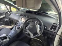 Toyota Prius ZVW30R HATCH image 6