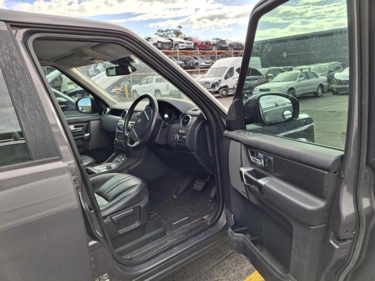 land rover Discovery SERIES 4 Aug 2015 Parts & Wrecking