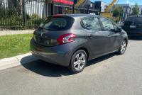 2013 Peugeot 208 image 6