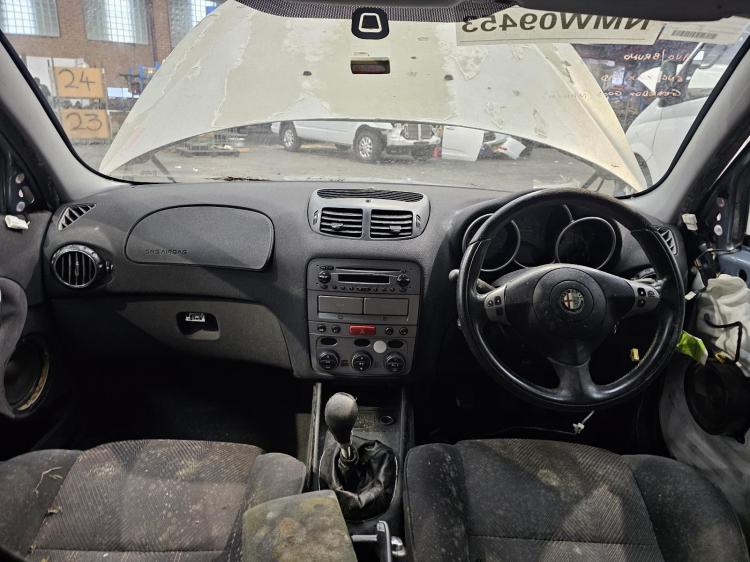 alfa romeo 147 2.0I 5DR HATCH AR32310 5SPD MAN FWD 16V TWIN SPARK Jan 2001 Parts & Wrecking