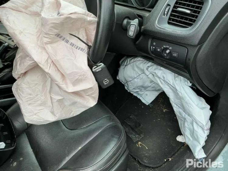 volvo V40 Cross Country 2017 Parts & Wrecking