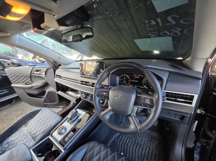 mitsubishi Outlander ZM EXCEED Nov 2022 Parts & Wrecking