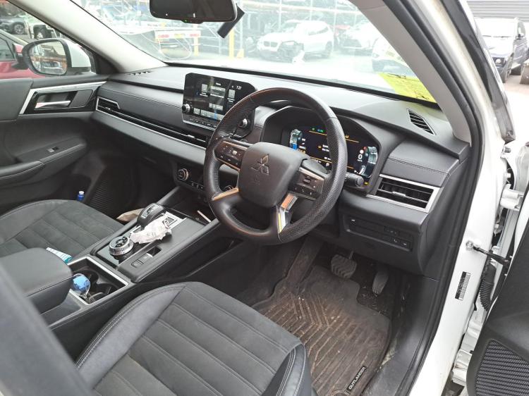 mitsubishi Outlander ZM Mar 2022 Parts & Wrecking
