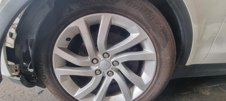 land rover Discovery 2.0 SD4 HSE L462 2017 Parts & Wrecking