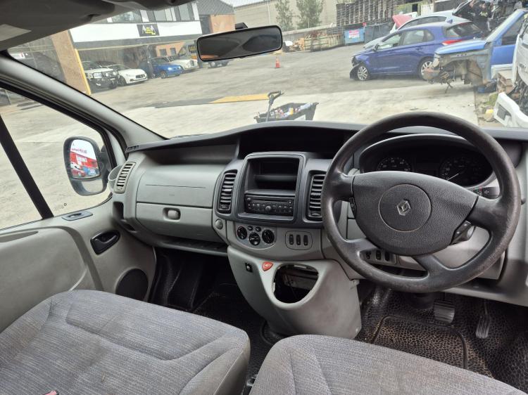 renault Trafic 2.0DT AUTO 6SPD AMT FWD LWB Sep 2014 Parts & Wrecking
