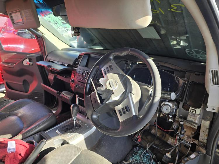 nissan Navara D40 ST-X 550 Nov 2012 Parts & Wrecking