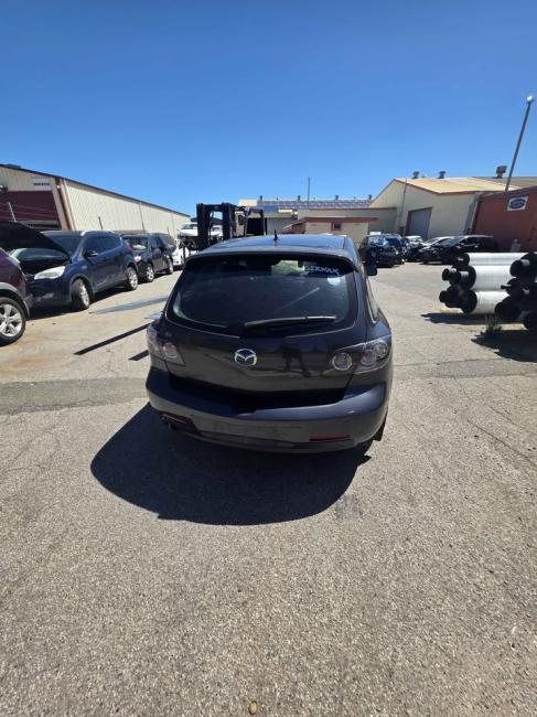 mazda 3 3 2005 Parts & Wrecking