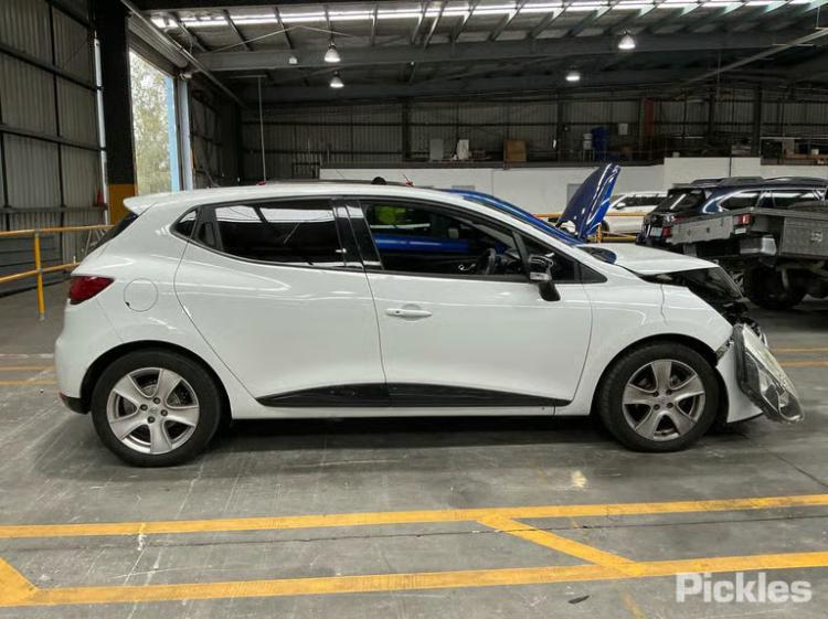 renault Clio 2017 Parts & Wrecking