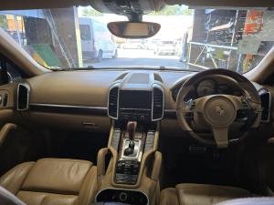 2011 Porsche Cayenne 4.8L (NON TURBO) AUTO 8SPD 4WD S V8 92A image 6