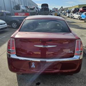 2013 Chrysler 300c image 6