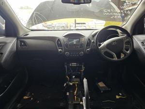 2015 Hyundai I30 2.0L G4NC AUTO 6SPD FWD SE image 6