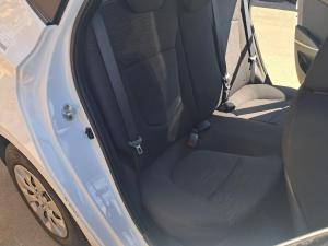 2017 Hyundai Accent RB image 6