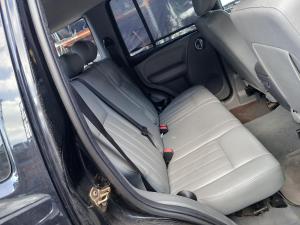 2006 Jeep Cherokee KJ image 6