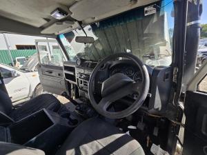 2007 Land Rover Defender L316 110 image 6