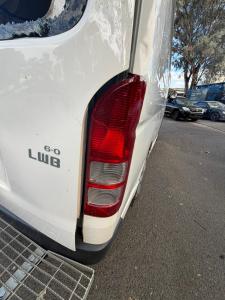 2011 Toyota Hiace image 6