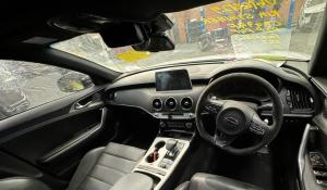 2019 Kia Stinger 3.3TT G6DP AUTO 8SPD RWD GT CARBON EDITION image 6