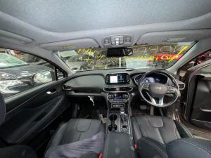 2019 Hyundai Santa Fe 2.2DT D4HB AUTO 8SPD AWD HIGHLANDER TM image 6