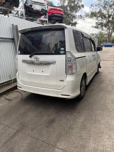 2011 Toyota  R70 image 6