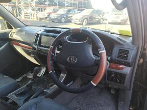 2003 Toyota Prado GRJ120R image 6