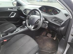 2015 Peugeot 308 image 6
