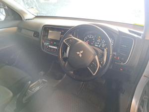 2013 Mitsubishi Outlander ZJ image 6