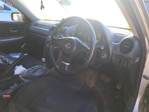 2004 Lexus Is200 image 6