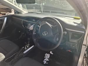 2015 Toyota Corolla ZRE172R image 6