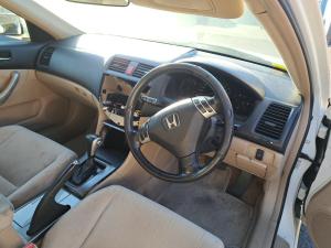 2004 Honda Accord 7TH GEN image 6