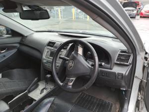 2011 Toyota Camry AHV40R image 6