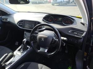 2016 Peugeot 308 image 6