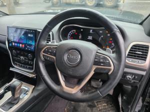 2017 Jeep Grand Cherokee LAREDO image 6