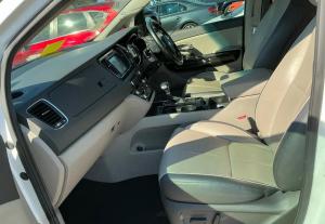 Kia Carnival image 6