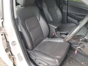 2016 Hyundai Santa Fe image 6